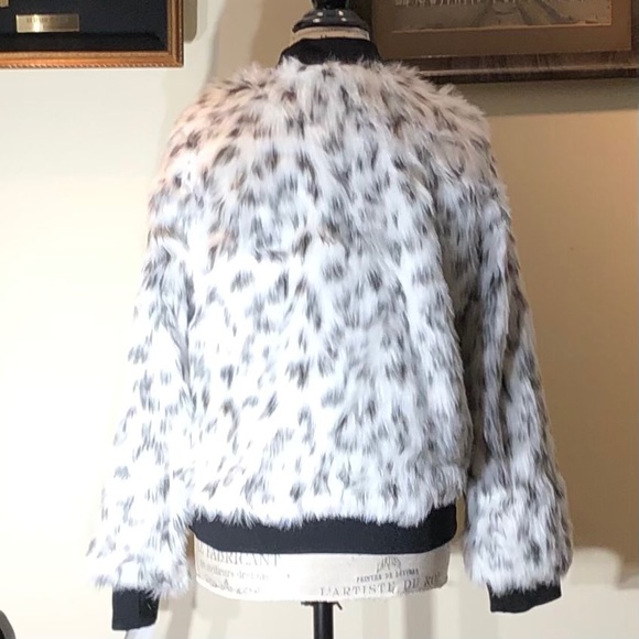 NWOT Say What? White & Black Faux Fur Jacket Sz M - Picture 3 of 12